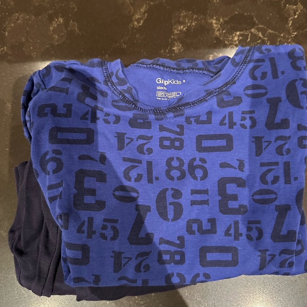 GAP KIDS Boys Size 8 Set of Pajamas Pyjamas Navy & Blue Numbers